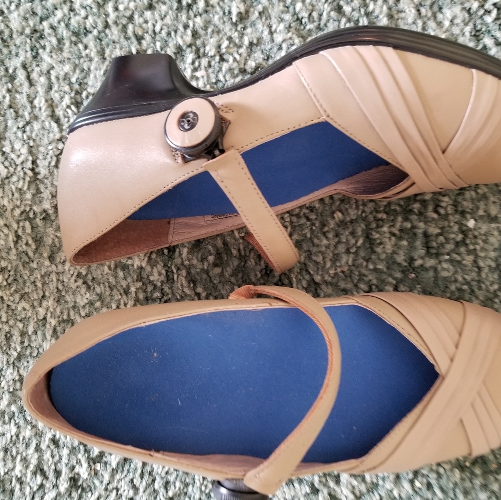 New Dr Comfort Beige Diabetic Shoes 7.5 Wide